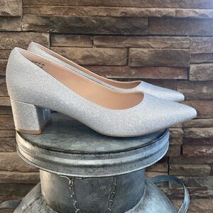 DREAMPAIRS Women Size 8.5
Chunky Block Low Heel Pointed Toe Slip On Shoes